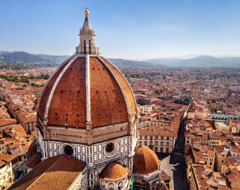 La cupola del Duomo di Firenze, un capolavoro architettonico nel cuore della città.